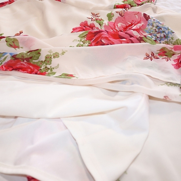 Betsey Johnson Rose Floral Print Ivory Handkerchief Tea Dress Sz 2 - Picture 10 of 12